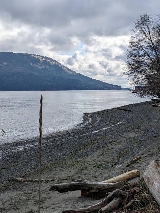 Sea And Cedar Retreat-A Home In A Tranquil Setting Cowichan Bay Eksteriør billede