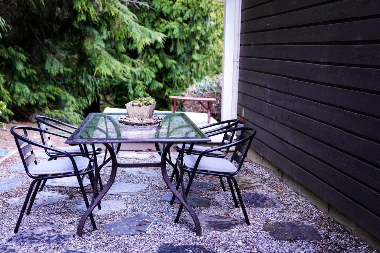 Sea And Cedar Retreat-A Home In A Tranquil Setting Cowichan Bay Eksteriør billede