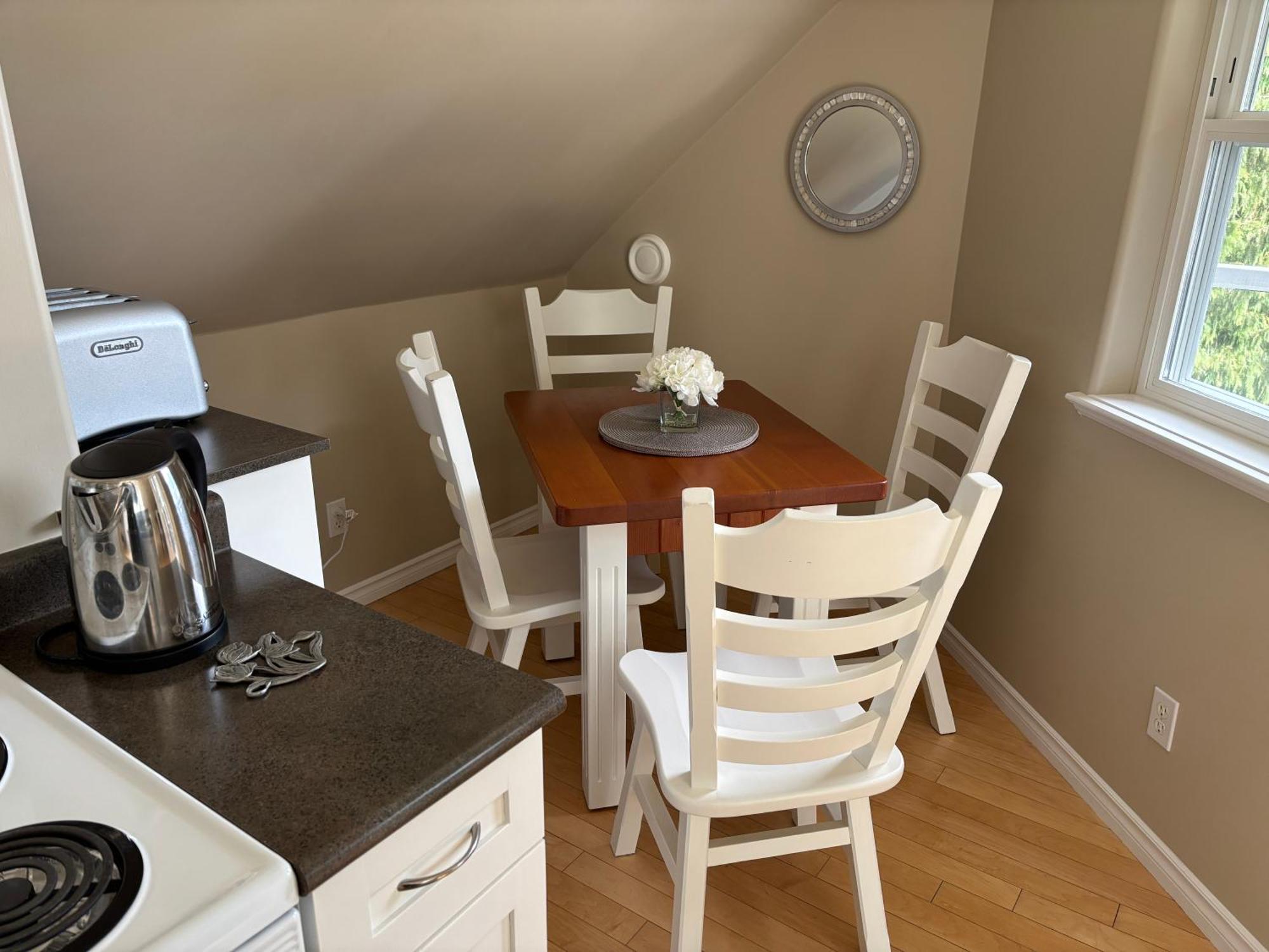 Sea And Cedar Retreat-A Home In A Tranquil Setting Cowichan Bay Eksteriør billede